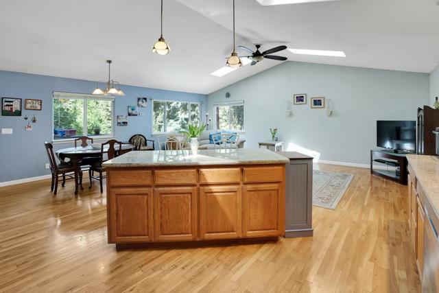 1151 Lakeside Drive, Felton CA: https://media.crmls.org/mediaz/e1958942-609f-4218-8a90-d6a3a0415380.jpg