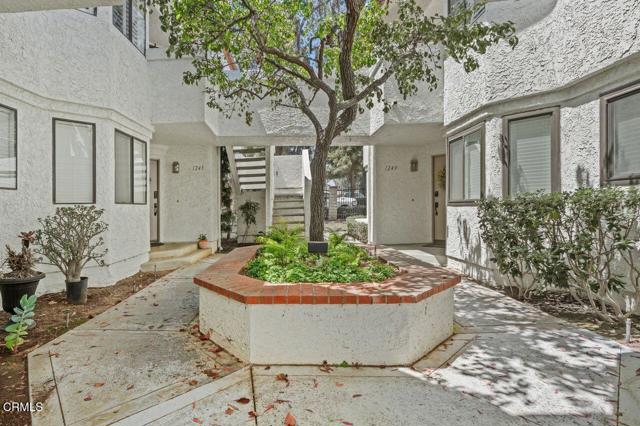 Detail Gallery Image 19 of 23 For 1251 Mission Verde Dr, Camarillo,  CA 93012 - 2 Beds | 2 Baths