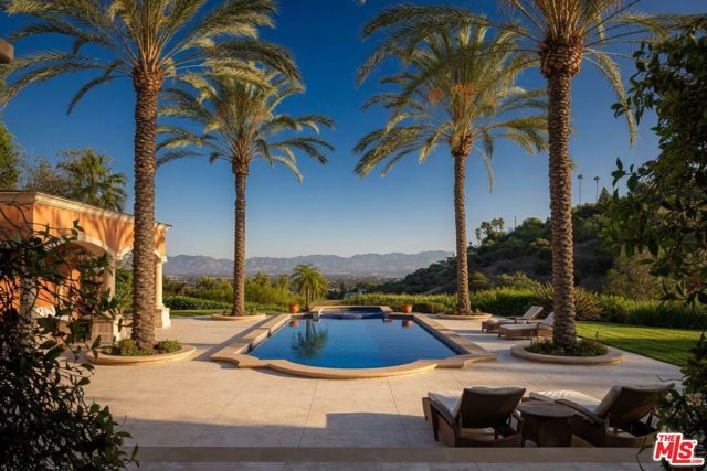 6 Bed Home for Sale in Beverly Hills, California