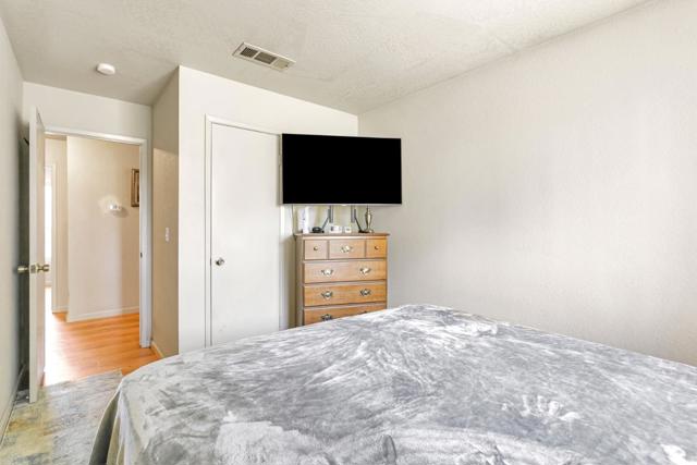 9124 Connell Court, Gilroy CA: https://media.crmls.org/mediaz/e195d573-b3fb-4ea7-952e-61654898d21e.jpg