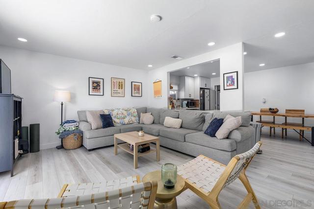 4838 Mount Saint Helens Dr, San Diego CA: https://media.crmls.org/mediaz/e1965ada-ef51-4bd8-add2-1e17a8e3a755.jpg