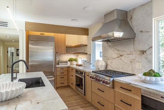 15902 Rochin Terrace, Los Gatos CA: https://media.crmls.org/mediaz/e1973435-56d2-4a4b-a417-f4b7734b2452.jpg