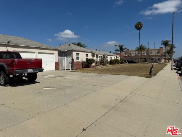 1300 W 218th Street, Torrance CA: https://media.crmls.org/mediaz/e197ccad-93d4-4adc-a949-b9c5f8841dc2.jpg