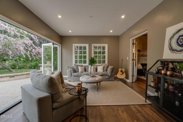 584 Rosemont Avenue, Pasadena CA: https://media.crmls.org/mediaz/e197f38f-f863-45fd-979a-f50cae143f73.jpg