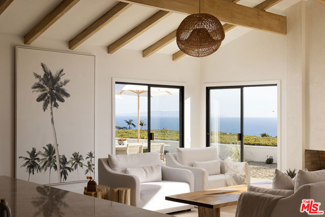 20374 Seaboard Road, Malibu CA: https://media.crmls.org/mediaz/e197fde9-8198-463b-9929-9364104dd0fe.jpg