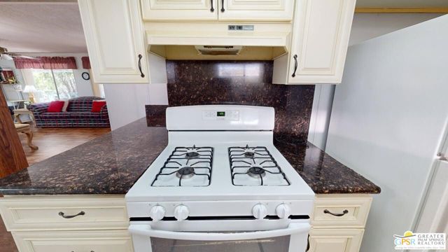 18555 Roberts Road, Desert Hot Springs CA: https://media.crmls.org/mediaz/e1982cce-cfd3-42de-a49b-007ae6e65ad7.jpg