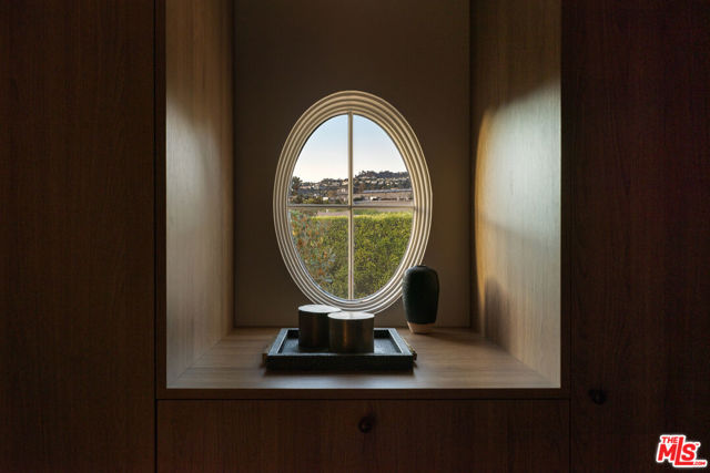 Image 21 of 28 For 525 Westmount Drive