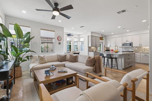 Detail Gallery Image 14 of 64 For 4320 Waterside Ln, Oxnard,  CA 93035 - 3 Beds | 2/1 Baths