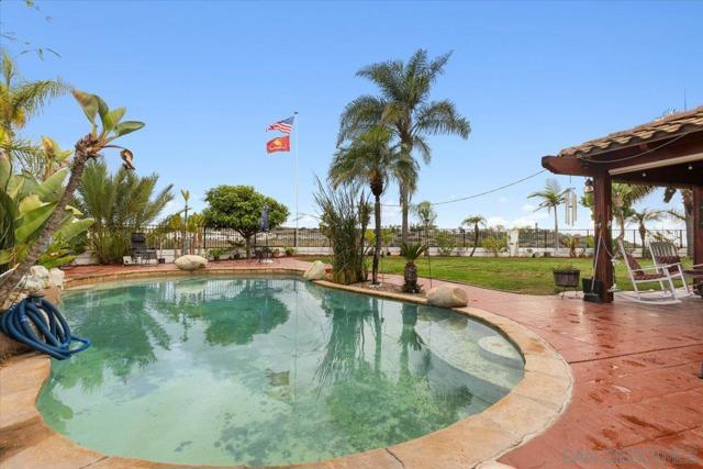 1528 Hendrix Pl, Chula Vista CA: https://media.crmls.org/mediaz/e19908db-56c4-47c0-aedd-7f541338b0d0.jpg