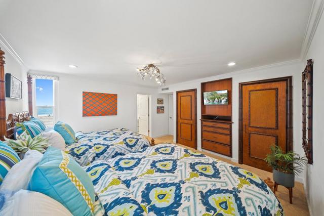 22130 E Cliff Drive, Santa Cruz CA: https://media.crmls.org/mediaz/e1998a7b-706d-47bd-adc8-fff0b4a4f7d6.jpg