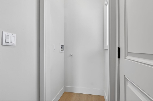 356 Belleview Dr, San Leandro CA: https://media.crmls.org/mediaz/e199eee0-a0bb-4884-800f-d68a83cc935d.jpg