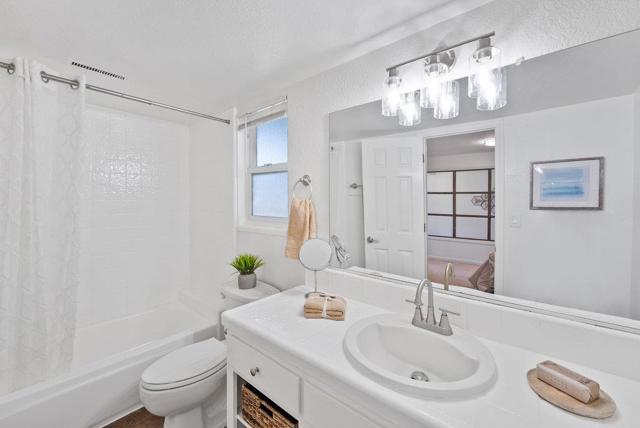 399 Sea Ridge Road, Seacliff CA: https://media.crmls.org/mediaz/e19a62b3-de38-4685-b3ad-20ec66e9627e.jpg