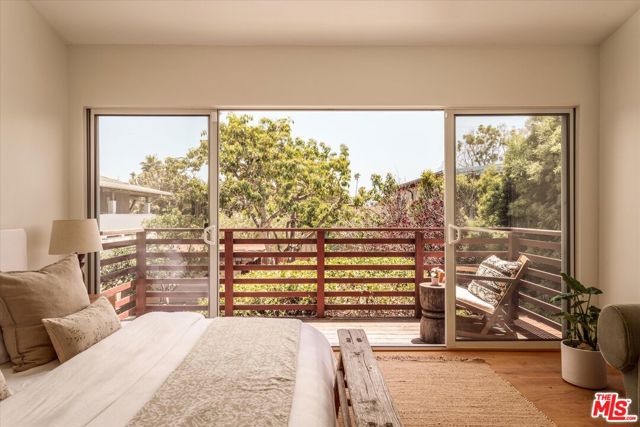 630 Brooks Avenue, Venice CA: https://media.crmls.org/mediaz/e19a97f8-2562-44e1-b85f-44716d124869.jpg