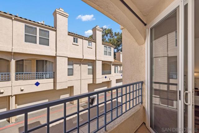 6161 Calle Mariselda, San Diego CA: https://media.crmls.org/mediaz/e19b649f-bff4-448d-91ae-594e45e81732.jpg