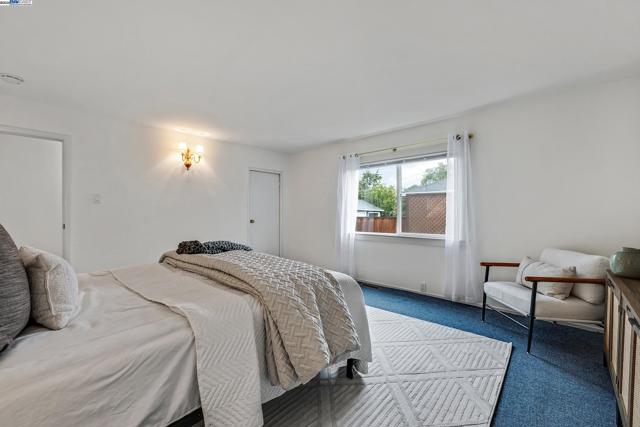 589 S M St, Livermore CA: https://media.crmls.org/mediaz/e19b966e-ea5f-48f2-8ee6-035caac7e411.jpg