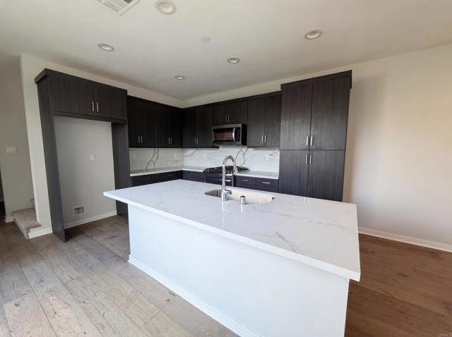 Detail Gallery Image 6 of 36 For 951 Camino Aldea, Chula Vista,  CA 91913 - 4 Beds | 3 Baths