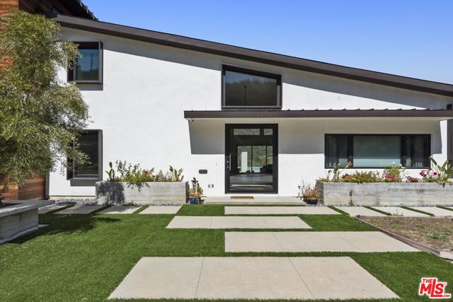 31830 Lobo Canyon, Agoura Hills CA: https://media.crmls.org/mediaz/e19c233d-4670-45a1-8651-1c4323b99377.jpg