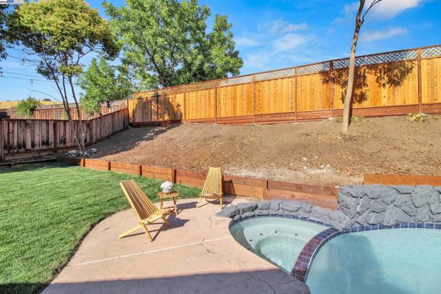 3613 perada dr, Walnut Creek CA: https://media.crmls.org/mediaz/e19c5190-a9c1-42da-bd30-741745273c53.jpg