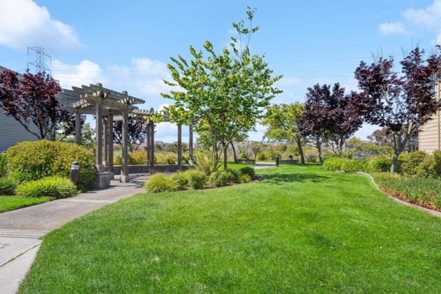 410 Krystallos Lane, Redwood City CA: https://media.crmls.org/mediaz/e19ca304-dc65-4648-be33-7ff0c17b1661.jpg