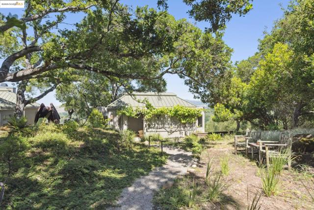 12688 Brookpark Road, Oakland CA: https://media.crmls.org/mediaz/e19cd6e3-9dc7-4e9c-8d23-961cb3850231.jpg