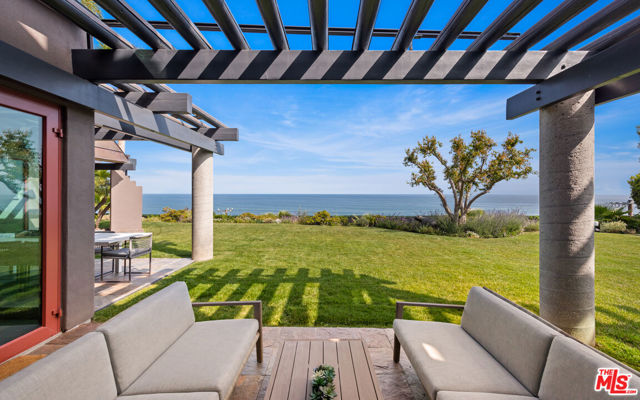 26720 Via Linda Street, Malibu CA: https://media.crmls.org/mediaz/e19ce848-ab0d-46b6-9ec4-f0f614d31015.jpg
