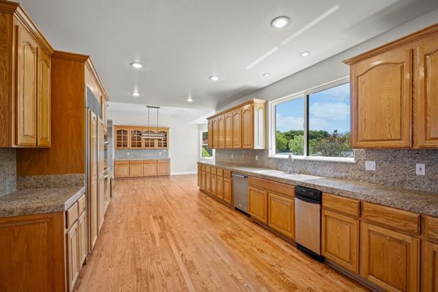 12320 Highland Estates Lane, San Martin CA: https://media.crmls.org/mediaz/e19d1f15-ddc4-4828-abb7-b548c99558d3.jpg