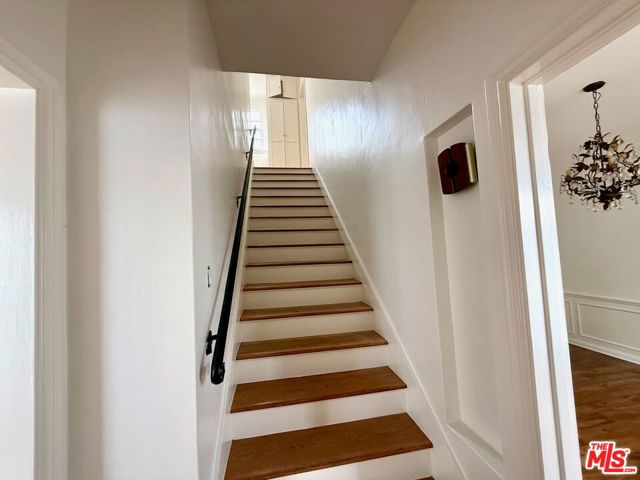 236 South Spalding Drive, 1/2 photo 18