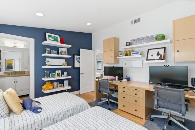 1236 Hoover Street, Menlo Park CA: https://media.crmls.org/mediaz/e19dd932-129d-40a9-94c9-bfd4d33b9fb8.jpg
