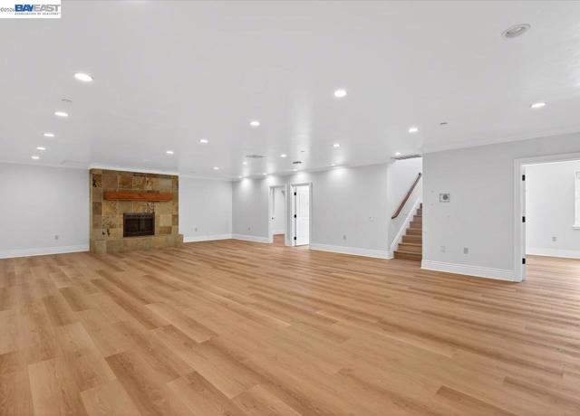 Image 26 of 60 For 920 Happy Valley Rd