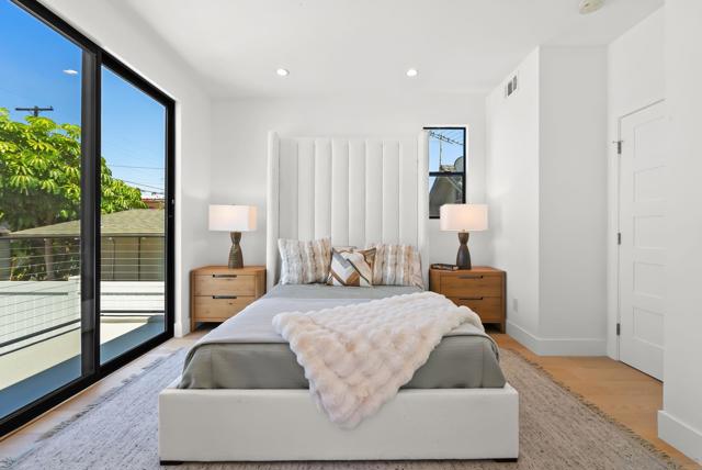 1034 Pennsylvania Avenue, San Diego CA: https://media.crmls.org/mediaz/e19e1151-a441-4b0d-8885-a9c409ade566.jpg