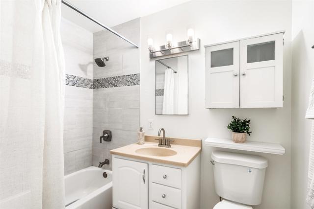 Detail Gallery Image 9 of 25 For 663 Charles Dr, Oceanside,  CA 92057 - 4 Beds | 2 Baths