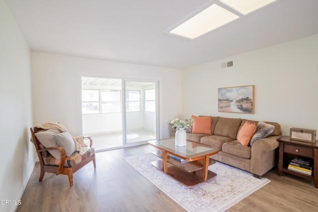 5142 Village 5, Camarillo CA: https://media.crmls.org/mediaz/e19efbd9-4607-431e-a079-f79b823fecdd.jpg