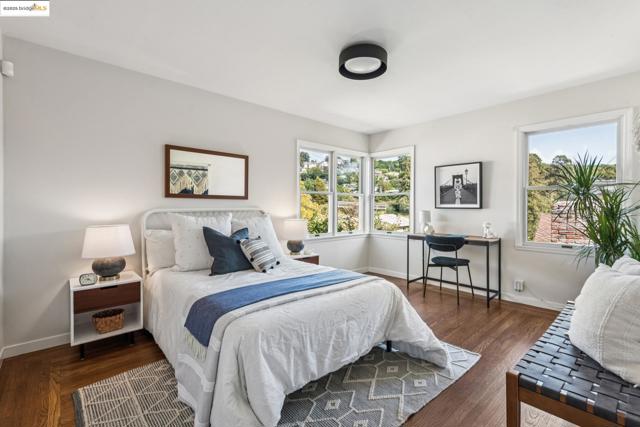 4479 Elinora Ave, Oakland CA: https://media.crmls.org/mediaz/e19efc5b-b6d1-46fb-8a47-1bd1a33d9dd0.jpg