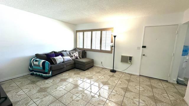 Image 3 of 17 For 1745 Flower St