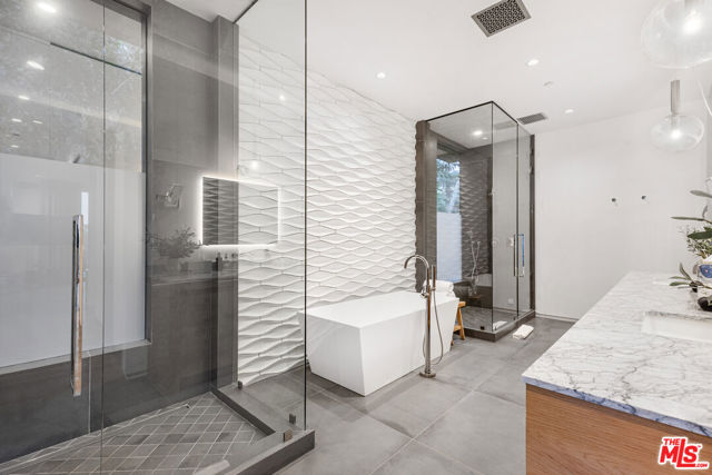 727 N Beverly Glen Boulevard, Los Angeles CA: https://media.crmls.org/mediaz/e19fbc0d-0a33-4195-8f1c-23acd7739241.jpg
