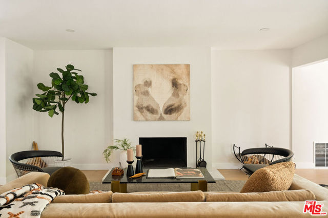 7248 W 88th Place, Los Angeles CA: https://media.crmls.org/mediaz/e1a00ddd-f6af-469c-9c87-3f1bcd0d504f.jpg