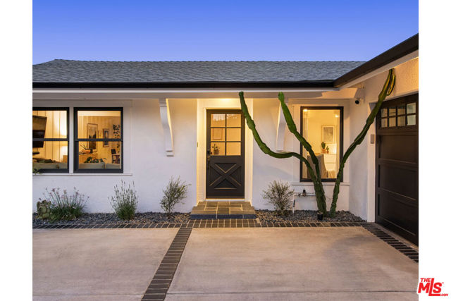 2044 Panamint Drive, Los Angeles CA: https://media.crmls.org/mediaz/e1a0554d-5310-4914-b1cb-f7a734f13f0f.jpg