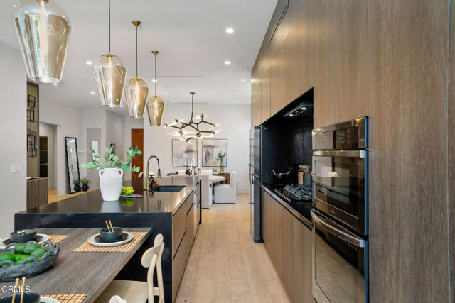 5622 Natick Avenue, Sherman Oaks CA: https://media.crmls.org/mediaz/e1a0789d-cc0b-4797-b951-53259d4d48b6.jpg