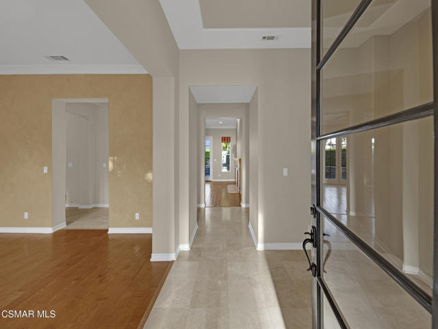 1048 Via Adorna, Newbury Park CA: https://media.crmls.org/mediaz/e1a119e6-7efb-40dc-83d7-3692a29ce964.jpg
