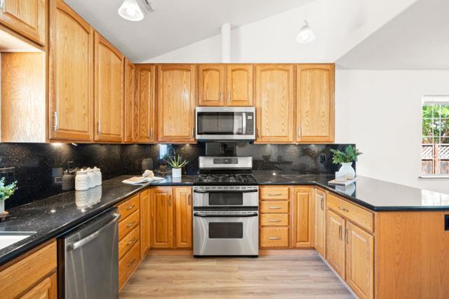 8346 Juniper Avenue, Newark CA: https://media.crmls.org/mediaz/e1a12602-c78b-4bfe-9f3e-4882a7de7842.jpg
