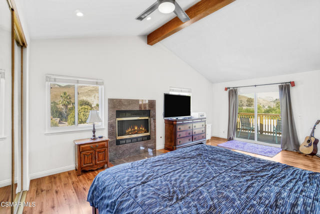 27802 Via Amistosa, Agoura Hills CA: https://media.crmls.org/mediaz/e1a2607c-2dc6-4146-84bb-47ad57c1dfc0.jpg