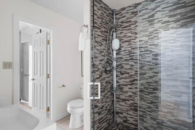 2266 Grand Ave, San Diego CA: https://media.crmls.org/mediaz/e1a280e3-991b-4b27-8bac-71cedc8ecb00.jpg