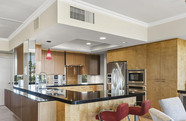 899 Island Drive #402, Rancho Mirage, CA 92270