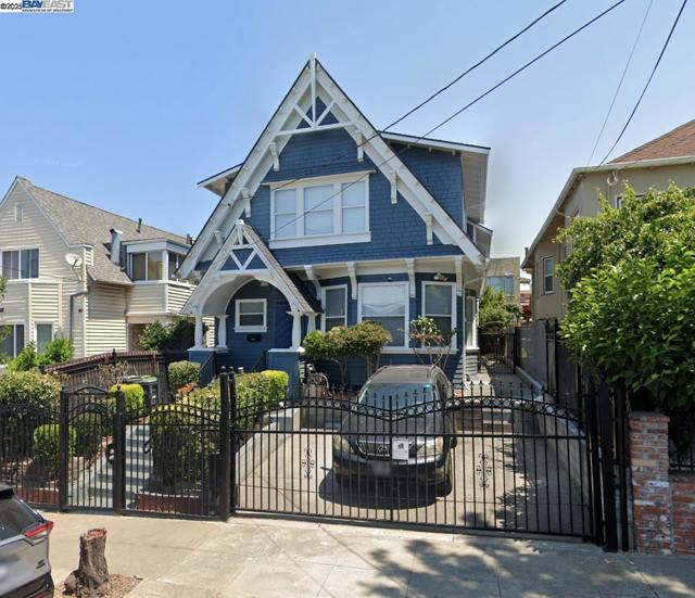 1206 E 23rd St, Oakland CA: https://media.crmls.org/mediaz/e1a45e52-e1b7-4ec7-af89-9d4e6bee2cd4.jpg