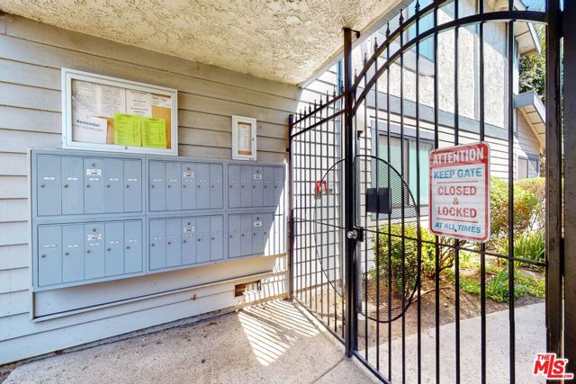 19231 Sherman Way, 7 photo 5