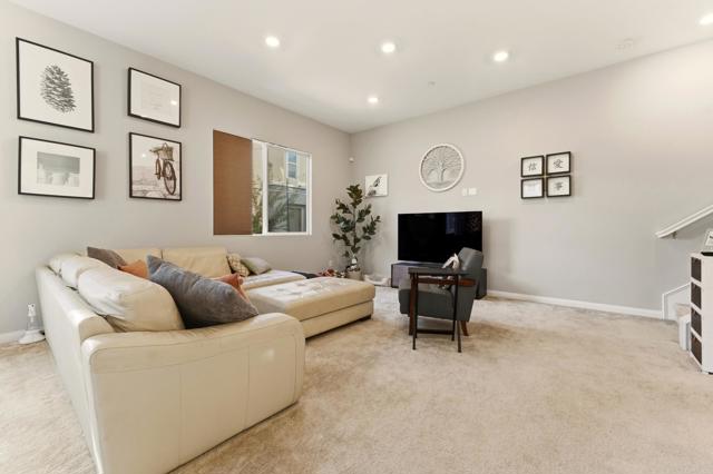 Detail Gallery Image 15 of 48 For 2119 Bluestone Circle, Chula Vista,  CA 91913 - 4 Beds | 2/1 Baths