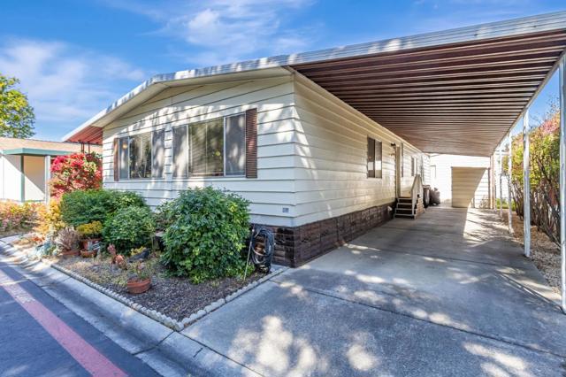 690 Persian Drive, Sunnyvale CA: https://media.crmls.org/mediaz/e1a715a2-0ba5-4759-824f-dffed28db8b4.jpg