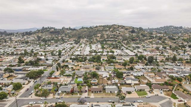 1271 Bosworth St, El Cajon CA: https://media.crmls.org/mediaz/e1a80870-2fb6-4011-ae0e-0f4e0f469c0e.jpg