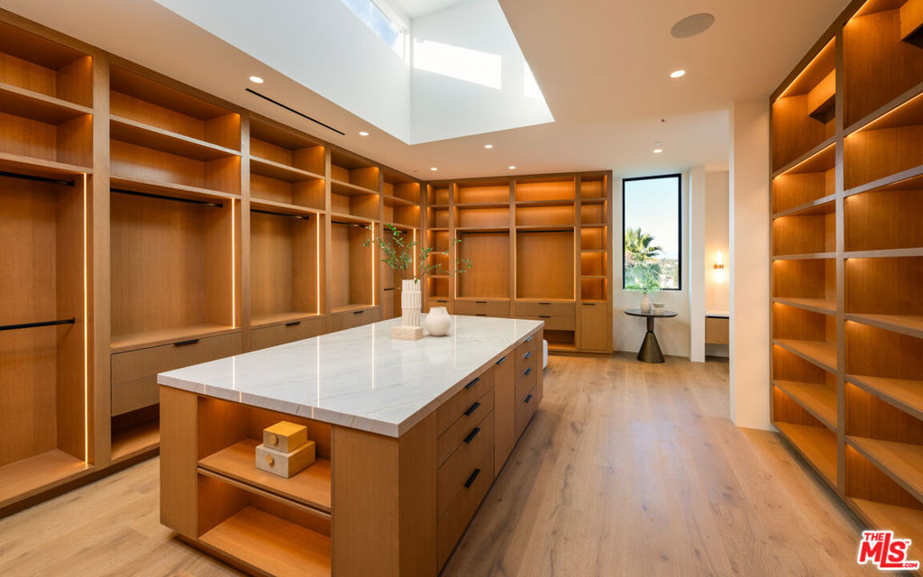 MLS #25570957 img 27