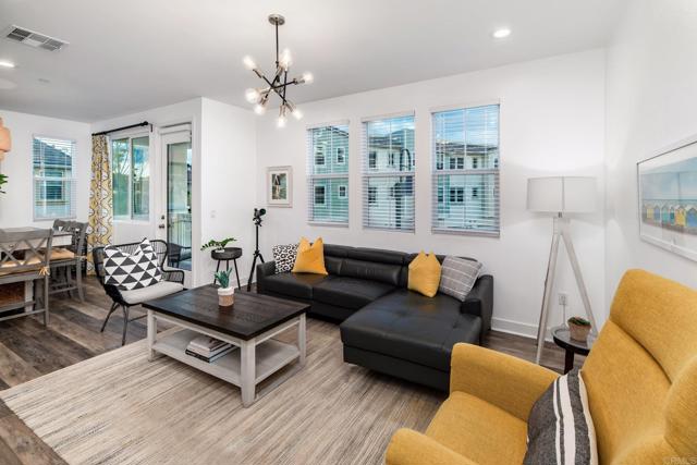 Detail Gallery Image 17 of 46 For 1115 Sea Glass Way, Oceanside,  CA 92054 - 2 Beds | 2/1 Baths